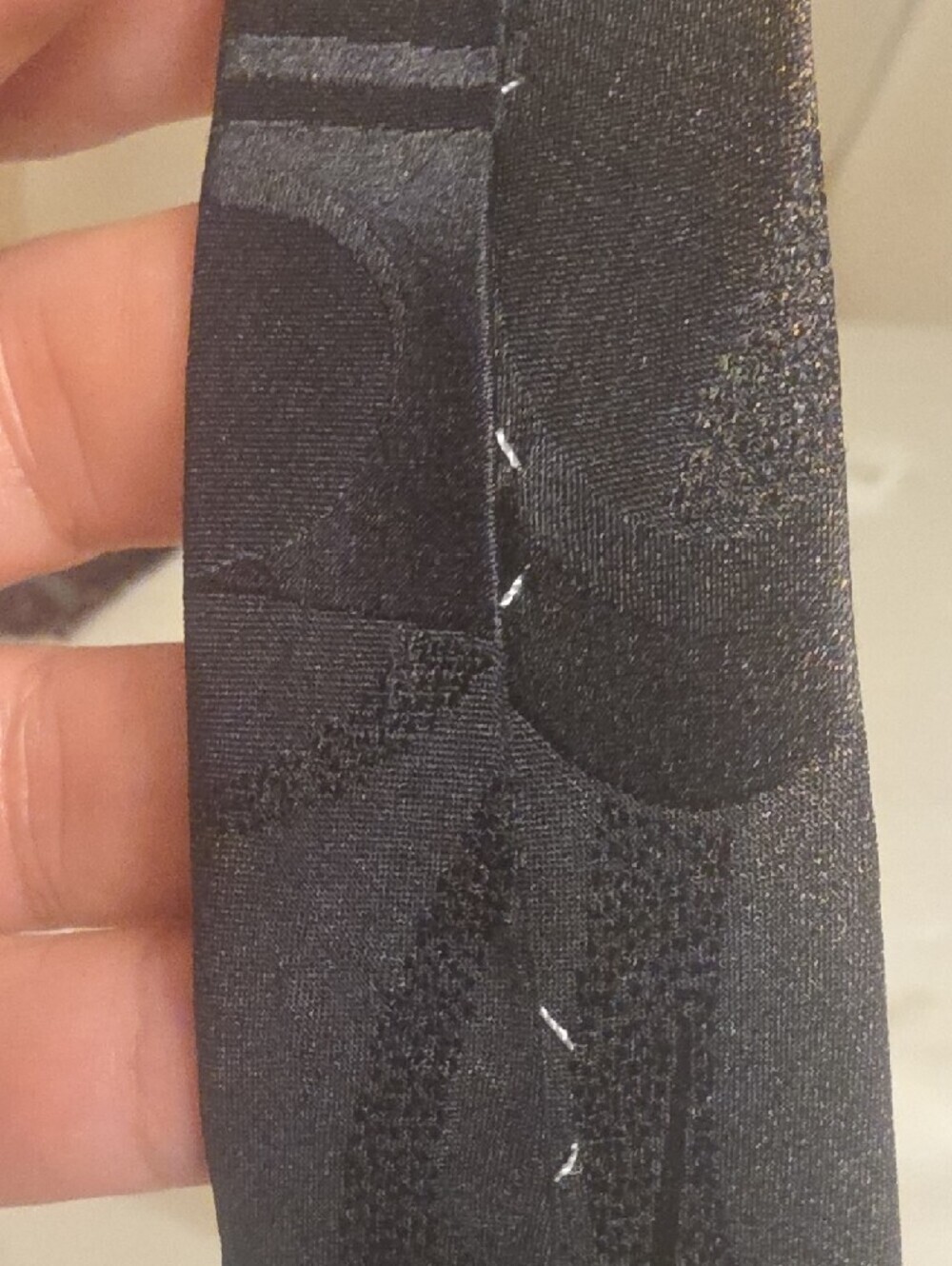Dino bassi Hand Made Men's Black & Gold Geometric Silk Tie 4 Inches Wide - Picture 9 of 14